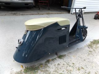 ANTIQUE & VINTAGE 1945 CUSHMAN MODEL 50 STEP - THRU SCOOTER - OVER THE TOP RESTORED 4