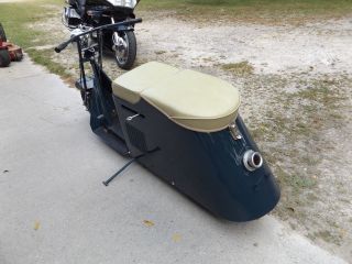 ANTIQUE & VINTAGE 1945 CUSHMAN MODEL 50 STEP - THRU SCOOTER - OVER THE TOP RESTORED 5