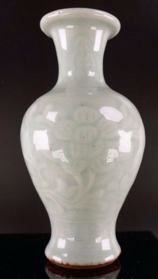 Old Chinese Ceramic Celadon Glazed Vase W/ Decorations