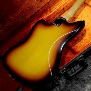 Fender American Vintage ' 65 Jazzmaster 3 - Color Sunburst 2