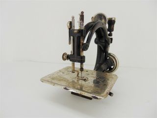 Antique Willcox and Gibbs Cast Iron Hand Crank SEWING MACHINE 2