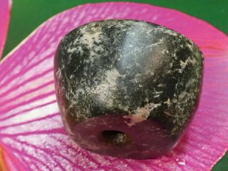 MUSEUM QUALITY ANCIENT PRE - COLUMBIAN MESOAMER.  GIANT JADE BEAD 40.  6 BY 24 MM 7