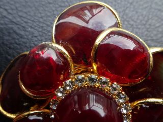 CHRIS CROUCH pate de verre - poured glass RED FLORAL BROOCH PIN signed MOANS 3