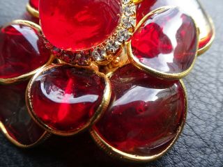 CHRIS CROUCH pate de verre - poured glass RED FLORAL BROOCH PIN signed MOANS 5