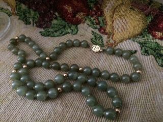 14k Hallmarked Yellow Gold Green Jade and Gold Bead Necklace 24 Inches Vintage E 5