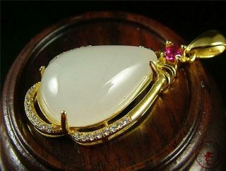 Fine Natural Chinese White Nephrite Jade Pendant Netsuke Gilt Silver Metal