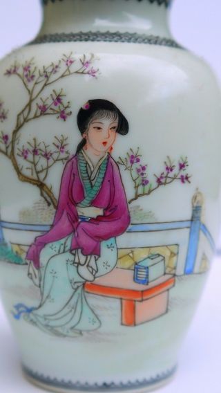 Kangxi period Chinese hand painted vase,  Signed and dated. 2