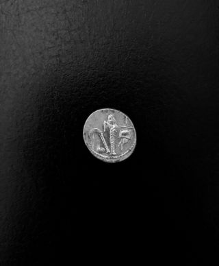 Ancient Silver AR Denarius Julius Caesar 49 - 48 BC,  Moving with Caeser 3