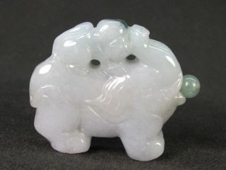 Chinese Elephant Handwork Carved Natural Green A Jadeite Jade Snuff Bottle