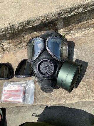 Us Army Gas Mask And Bag Comes With Extra Goggles And Clear Bag Filter And Hood