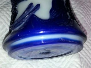 A Very FINE Antique CHINESE PEKING GLASS VASE blue / white 8