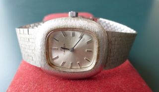 Vintage 1970 ' s Ladies SOLID 18k White Gold OMEGA Watch,  strap 45gr,  hallmarked 750 2