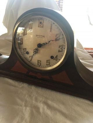 Vintage Antique Ingraham 8 Day Chiming Wind Up Mantle Clock Walnut Wood