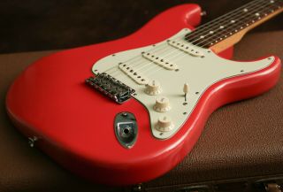 2007 Fender American Vintage 62 Hot Rod Stratocaster Fiesta Red & Fender Case 4