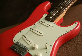 2007 Fender American Vintage 62 Hot Rod Stratocaster Fiesta Red & Fender Case 5