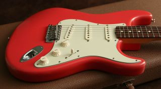 2007 Fender American Vintage 62 Hot Rod Stratocaster Fiesta Red & Fender Case 6
