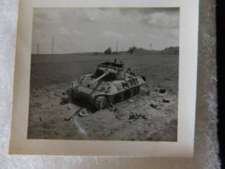 2 WWII PHOTOS OF HEAVY GERMAN TANKS KNOCKED OUT DESTROYED 2