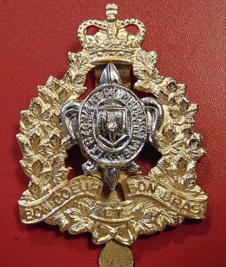Canada Canadian Armed Forces Le Regiment Maisonneuve Bimetal Cap Badge Qc Scully
