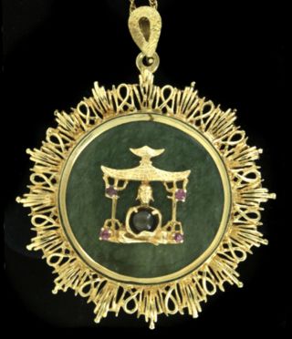 Vintage 14k Gold Sun Ray Buddha Spinach Jade Medallion Necklace Grey Sapphire 2w
