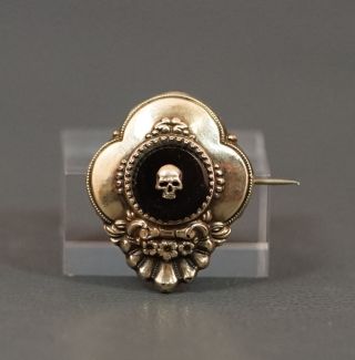 Exceptional 14k fine Gold Victorian Mourning Pin Brooch Memento Mori Skull Onyx 3