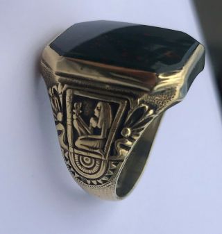 Men ' s Ring.  14k Yellow Gold and Bloodstone.  Egyptian Motif.  Size 9.  25 3