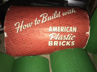 VINTAGE AMERICAN PLASTIC BRICKS BUILDING SET 725 W/ GREEN ROOFS & INSTRUCTIONS 8
