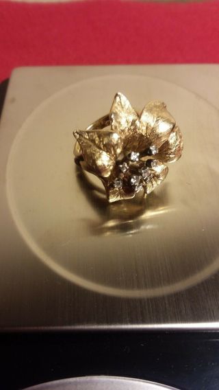 Vintage solid 14k yellow Gold Diamonds flower ring size 6 11