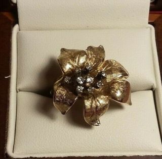 Vintage solid 14k yellow Gold Diamonds flower ring size 6 2