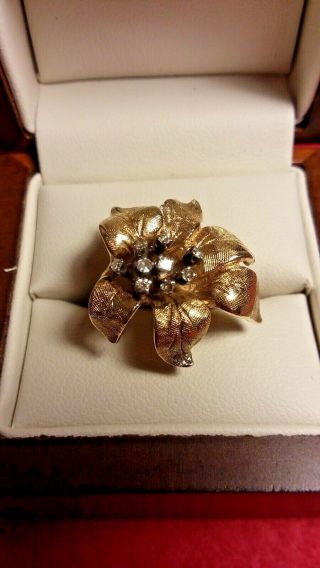 Vintage solid 14k yellow Gold Diamonds flower ring size 6 3