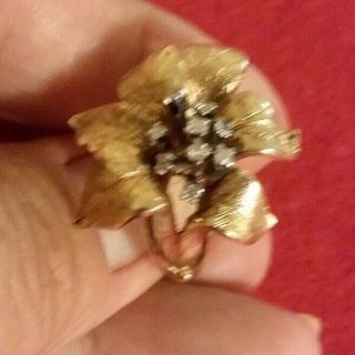 Vintage solid 14k yellow Gold Diamonds flower ring size 6 4