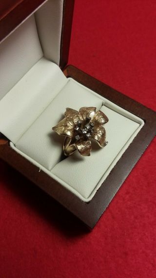 Vintage solid 14k yellow Gold Diamonds flower ring size 6 5