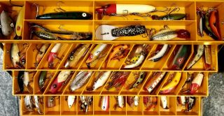 Huge Vintage Fenwick Kangaroo 7.  8 Tackle Box,  over 130,  old Fishing Lures.  N.  R. 6