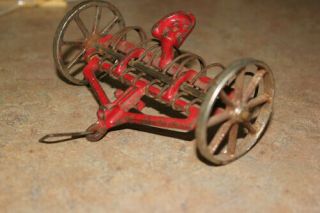 Rare Antique Vintage Arcade 417 Cast Iron Hay Rake Toy Farm Implement Red