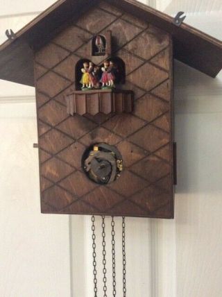 Vintage 8 Day Cuckoo Clock (no Weights) Or Restore