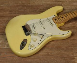 Vintage 1971 Fender Stratocaster Olympic White 2