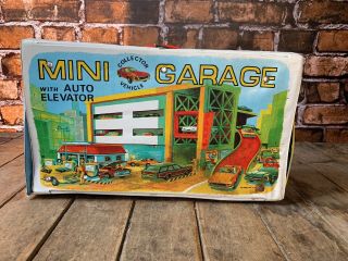Vintage Ideal Toys Corp Mini Collector Car Garage / Matchbox / Hot wheels 2