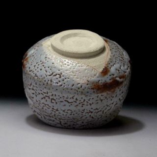 6G3: Japanese Pottery Tea bowl,  Shino ware by Famous potter,  Shuichi Sawada 7