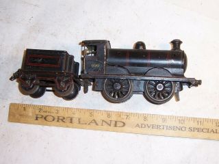 vintage Marklin toy locomotive and tender car,  windup, 8