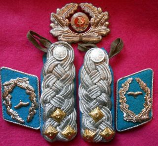 Sb116 East German Shoulder Boards,  Collar Tabs And Hat Badge,  Af Colonel