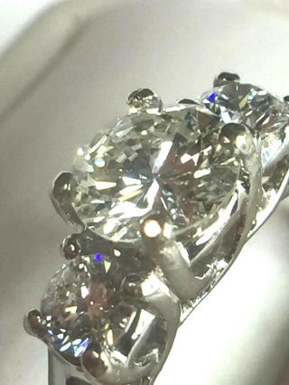 AWESOME 14K White gold 1.  5 ctw 3 stones DIAMONDS ring.  sz 5.  25.  3.  5gm. 4
