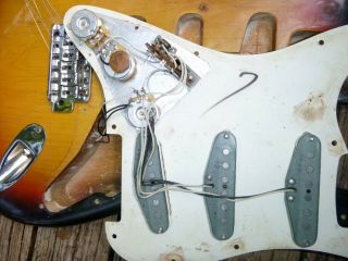 Vintage 1971 Fender Stratocaster.  Nitro Rosewood,  guitar,  99 9