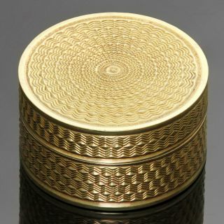 Van Cleef & Arpels Antique 18k Yellow Gold Hand - Crafted Pill Box