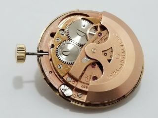 Omega Constellation vintage 18K gold watch.  Caliber: 561 (In 3
