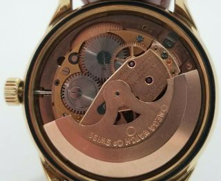 Omega Constellation vintage 18K gold watch.  Caliber: 561 (In 7
