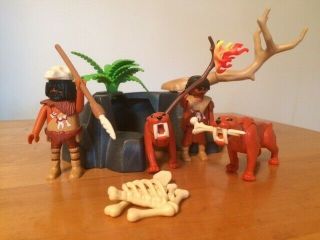Playmobil 5102 Saber Tooth Cat with Cavemen - Rare and 2