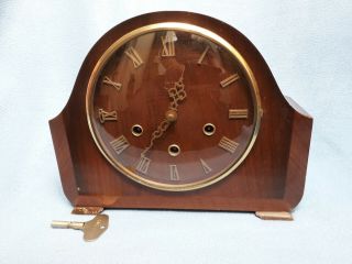 Vintage Smiths Wooden Mantel Clock With Westminster Chime & Roman Numerals.