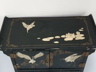 Vintage Japanese Lacquer Jewellery Cabinet / Box 2