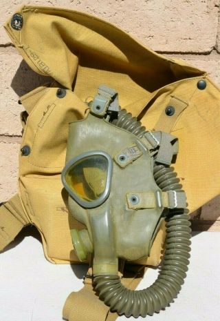 Us Army Wwii Gas Mask & Bag U.  S.  Ww2 Chemical Warfare Goodyear 1942 Gasmask