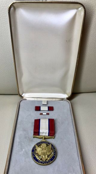 Us Army Distinguished Service Medal Ribbon Bar & Lapel Pin In Case