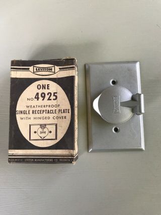 Vintage Hinged Outlet Receptacle Plate Cover Weatherproof Nos Outdoor Leviton